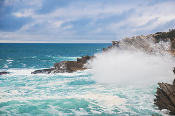 Agitaded sea with big waves