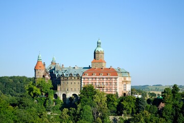 Fototapeta na wymiar Zamek Książ, zespół rezydencjalny na Szlaku Zamków Piastowskich w Wałbrzychu