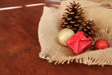 christmas tree and gift box
