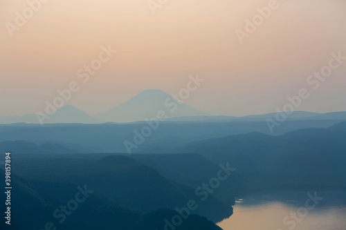 遠くの山 Wall Mural Wallpaper Murals Wallsheaven 周平 小金澤 遠くの山 Wall Mural Wallpaper Murals Wallsheaven 周平 小金澤