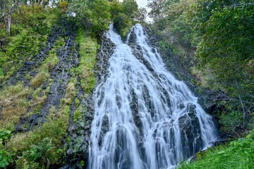 Fototapeta na wymiar 晩秋のオシンコシンの滝の情景＠知床、北海道