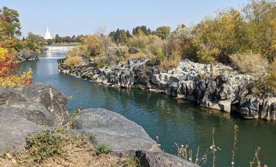Fototapeta na wymiar Snake River in Idaho Falls