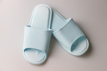 Blue casual slipper for putting