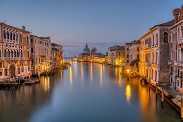 Fototapeta na wymiar The Grand Canal and the Basilica Di Santa Maria Della Salute in Venice before sunrise