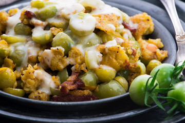 Dish made of fried green tomatoes