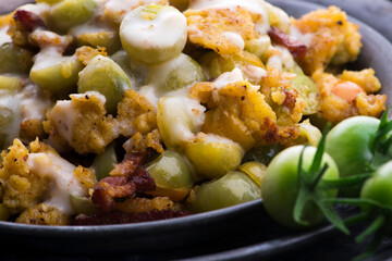 Dish made of fried green tomatoes