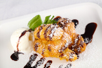 Crispy banana with ice cream