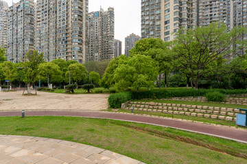 Obraz premium walkway in the modern city