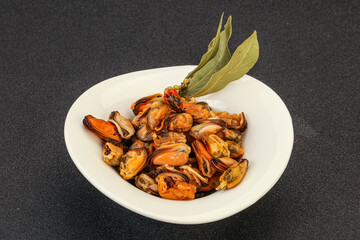 Pickled mussels in the bowl