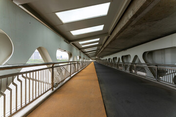 Bridge, pedestrians and non-motorized vehicle lanes