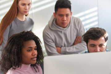 Fototapeta premium Team is training in the computer workshop