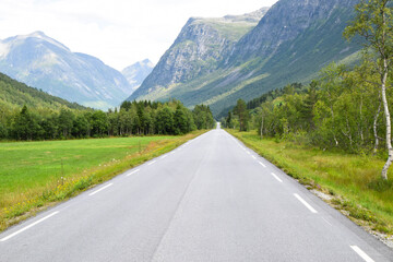 Fototapeta premium Empty street in the mountains in Norway