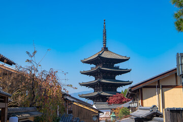 京都　産寧坂から見る八坂の塔