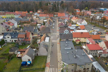 Panorama miasta Iłowa w Polsce. Widok z drona.