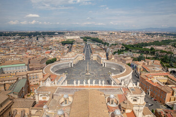 Fototapeta premium Panoramic view on the St. Peter's square and city of Rome