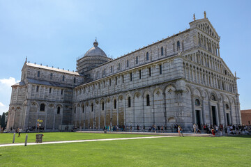 Fototapeta premium Panoramic view of Pisa Cathedral and Tower of Pisa