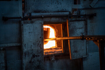 Glass processing in a glass factory for the creation of objects