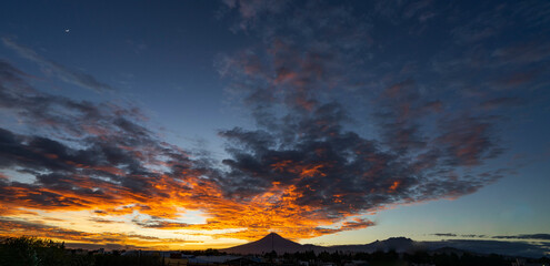 atardecer volcanes popocatepetl e iztaccihuatl puebla