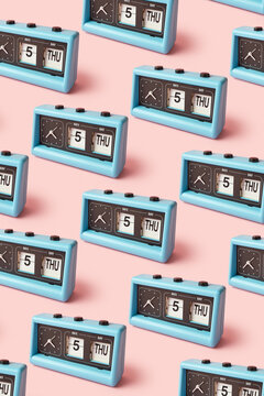 Old-fashioned flip clocks pattern.