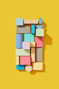 Geometric constructror from multicolored blocks.