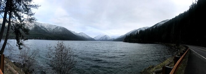 Naklejka premium Lake Crescent Pano