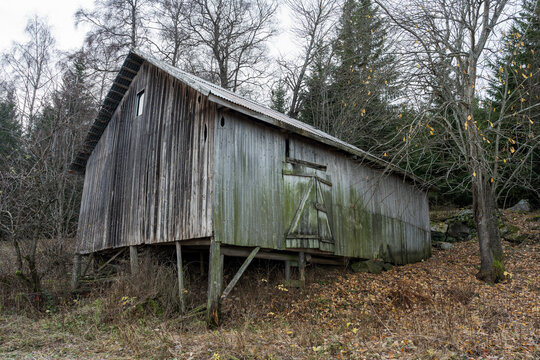 old abandoned hay barn