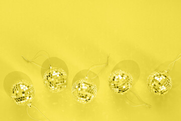 Mirror disco balls Greeting card concept voor Christmas, New Year, party