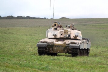 British army Challenger 2 ii FV4034 Main Battle Tank on deployment in action on a military battle exercise, Wiltshire UK