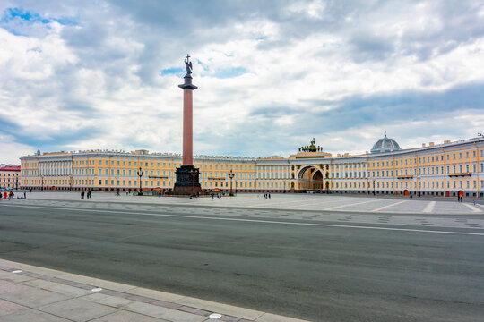 Palace square with Alexander column and General Staff building, Saint Petersburg, Russia