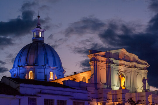 c&uacute;pula catedral de iglesia en Popay&aacute;n Colombia