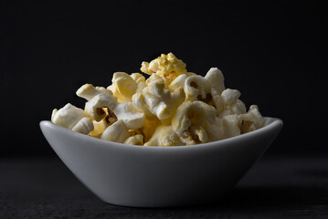 pop corn in a bowl macro photo