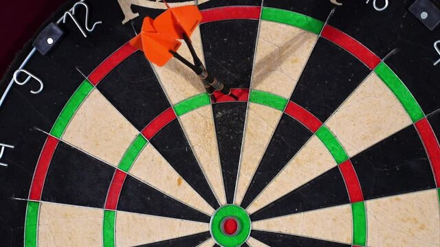 Steel Darts maximum score of 180 points in slow motion with audio of smashing arrows