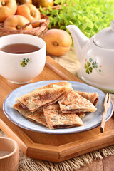  Fried pancakes filled with filling red bean paste