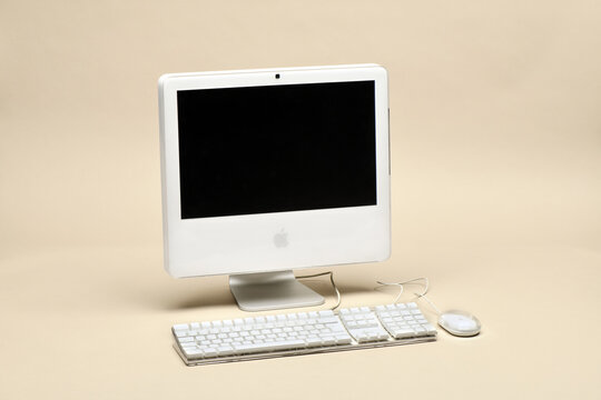 Apple IMac 17 Inches 2006 Isolated On Beige