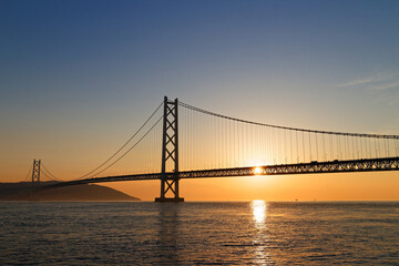 神戸 アジュール舞子から見る夕暮れの明石海峡大橋