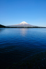 Naklejka premium 静岡県の田貫湖と富士山