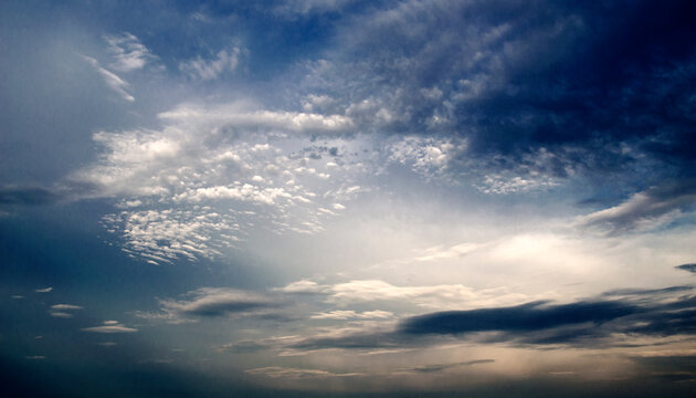 Dark blue sky before a thunderstorm © Виктория Большагина