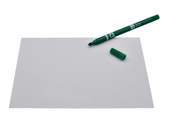 Grüner Filzstift auf weißem Hintergrund