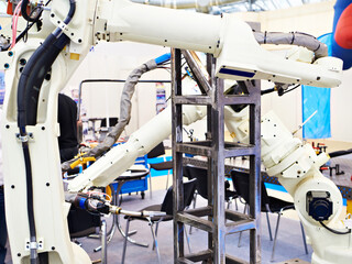 Robotic welding machine