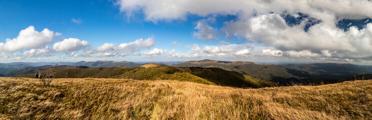 Obraz premium Autumn in the mountains. Bieszczady. View from Wielka Rawka Mountain Range