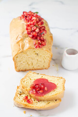 Pomegranate pound cake with white chocolate.