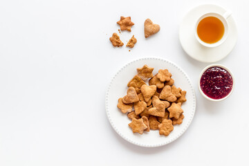 Cracker food for breakfast with tea and jam
