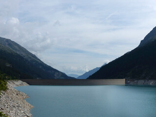 Obraz premium Schlegeisspeicher reservoir at Berlin high path, Zillertal Alps in Tyrol, Austria