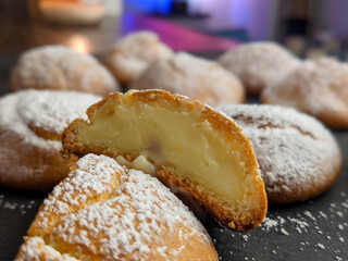 Cream puffs. (Pâte à Choux)