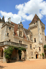 Fototapeta premium medieval castle (milandes) in castelnaud-la-chapelle in france