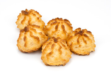 rochers à la noix de coco isolé sur un fond blanc