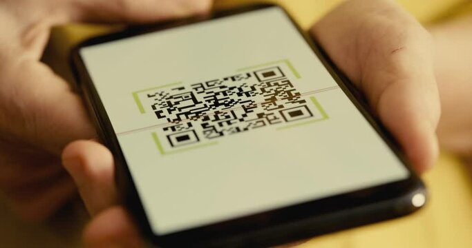 Scanning QR code with mobile phone	
