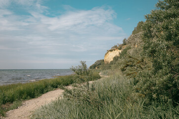 Fototapeta na wymiar Blick auf die Steilküste der Wismarbucht