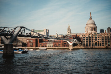 Fototapeta na wymiar london, thames river and bridge