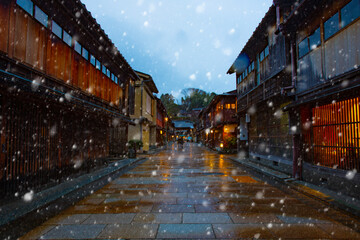 金沢市　雪のひがし茶屋街